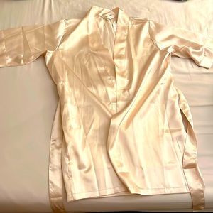 🤩Miss to mrs robe never used! New pink silk getting ready robe. With tags